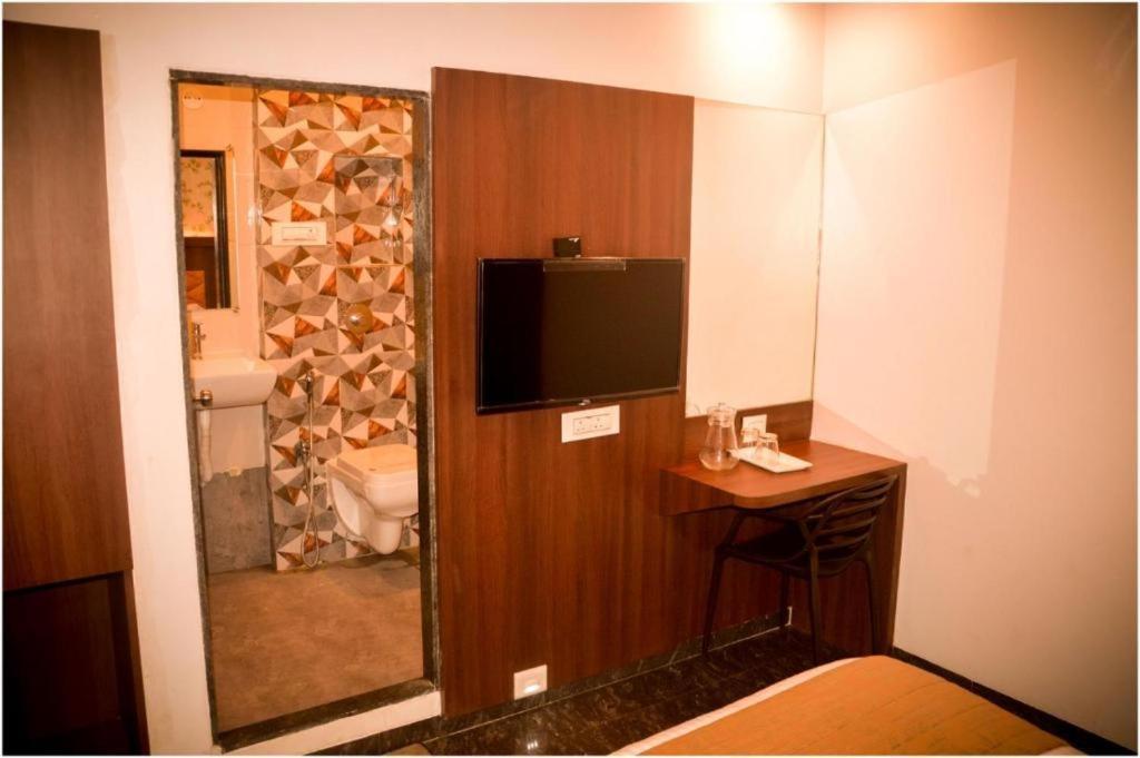 Glitz Hotels The Ar Residency - Nr Thane Railway Station Exterior foto